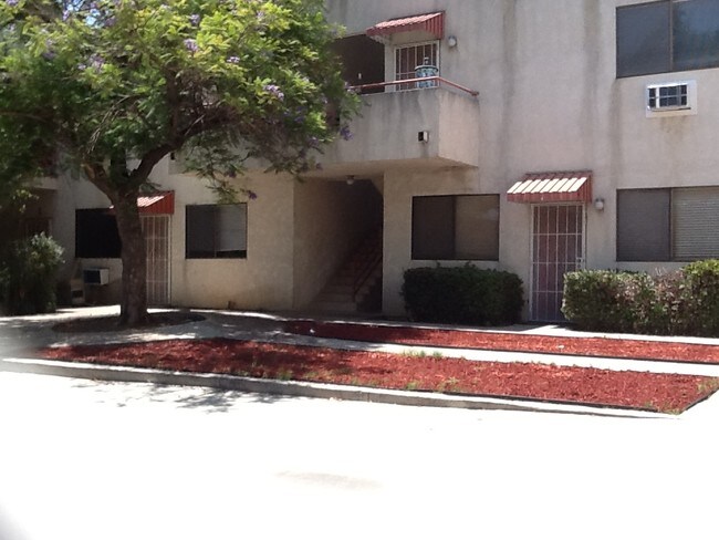 Foto del edificio - 725 E Pine St