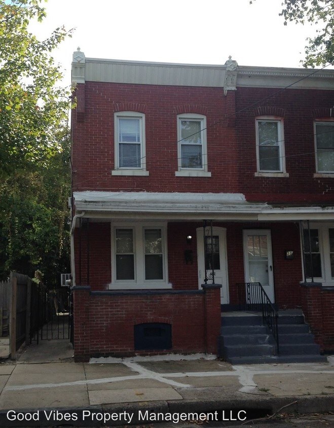 Primary Photo - 3 br, 1 bath House - 239 Federal St