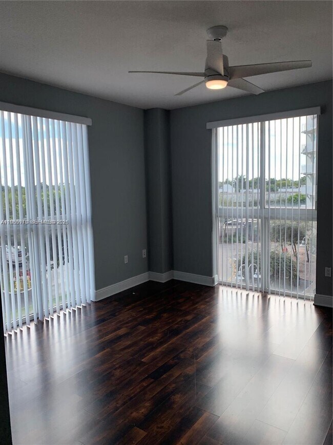 Foto del edificio - 7275 SW 90th St