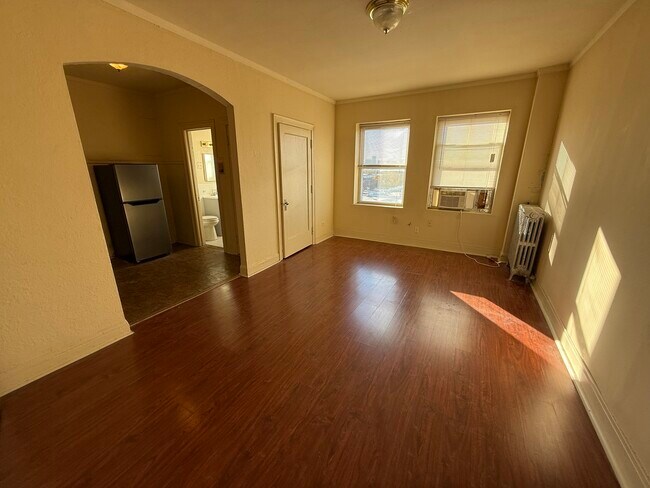Foto del edificio - 6930 N Greenview Ave