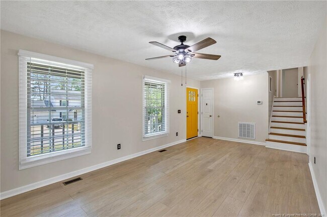 Building Photo - 1931 Daphne Cir