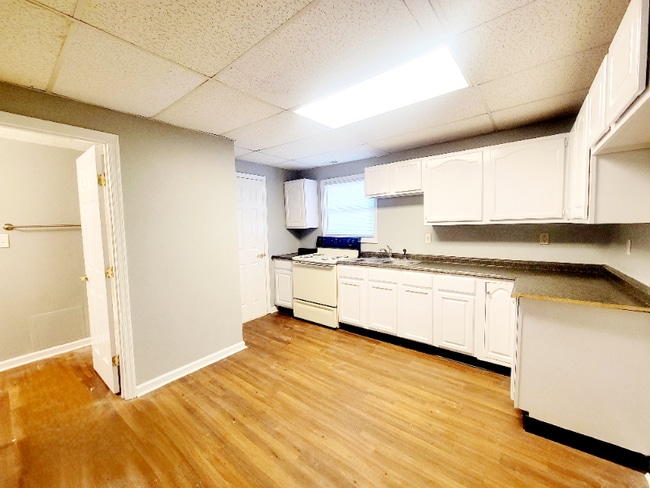 Photo - 2257 Benninghofen Ave (Hamilton, OH) Apartment