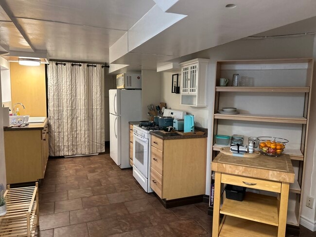 Kitchen - 1515 Arboretum Plz E