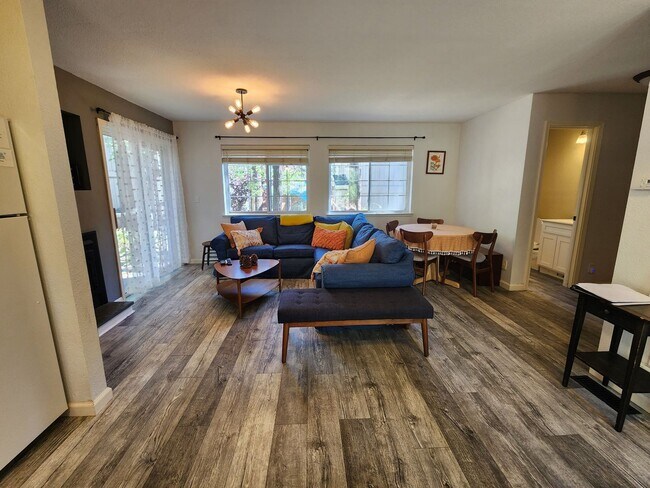 Foto del edificio - Summer Lease: Tahoe Donner Townhome Packed...