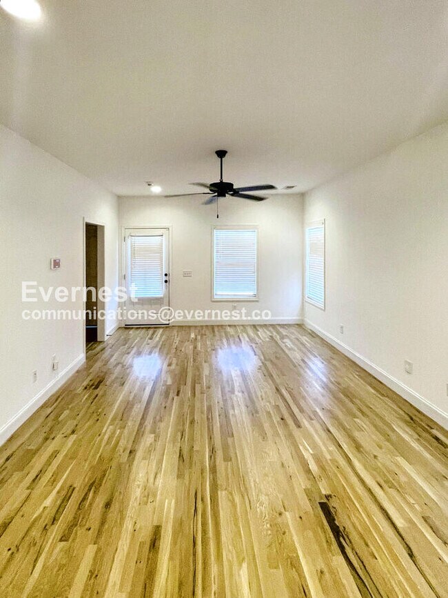 Foto del edificio - 3610 U.S. 31W