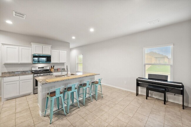 Building Photo - 105 Greengate Dr