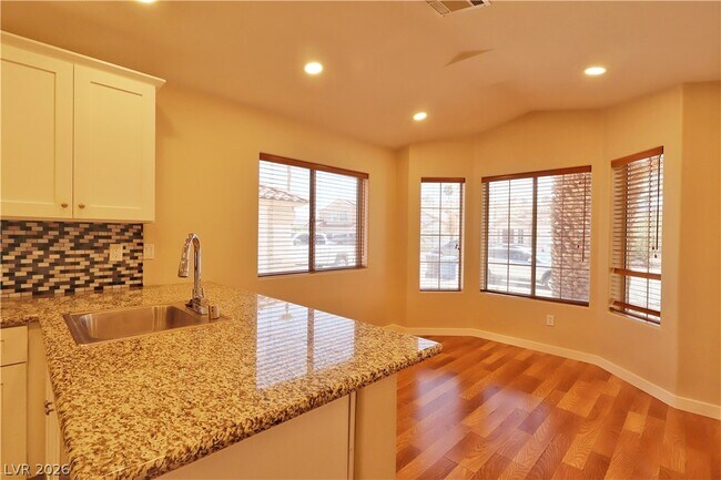 Foto del edificio - 994 Trackers Glen Ave