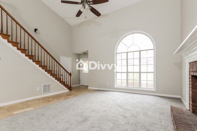 Foto del edificio - 215 Chesterfield Ct