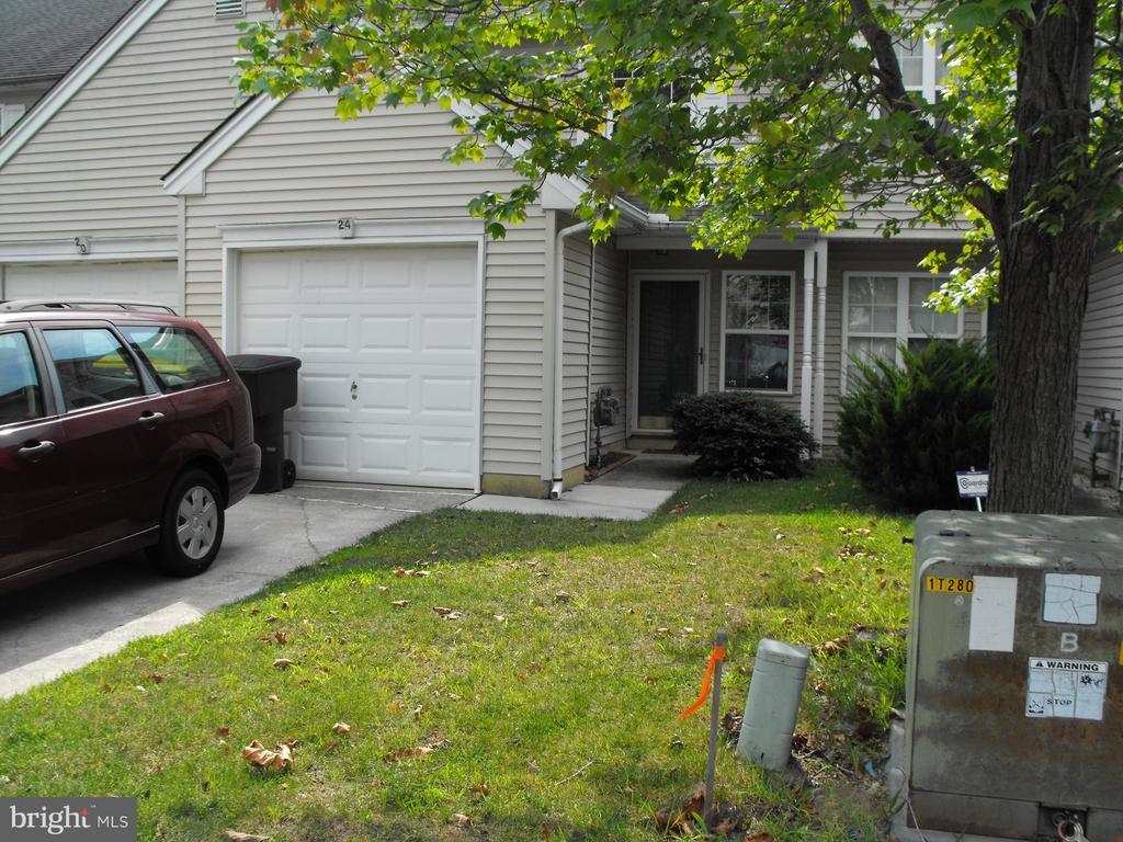 Primary Photo - 24 Periwinkle Ct