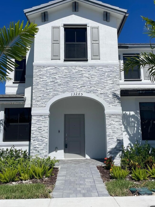 Building Photo - 13265 SW 285th St