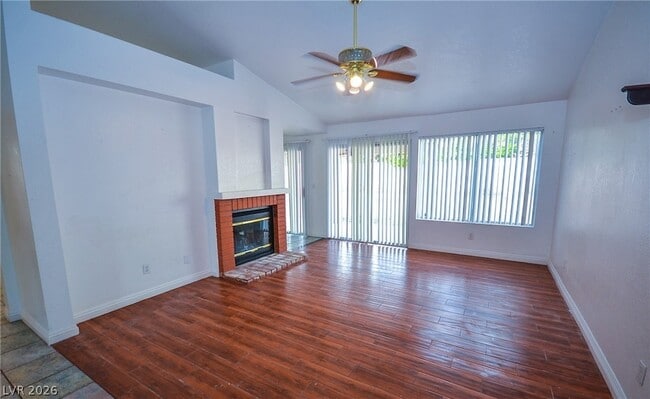 Foto del edificio - 6762 Shelter Ln