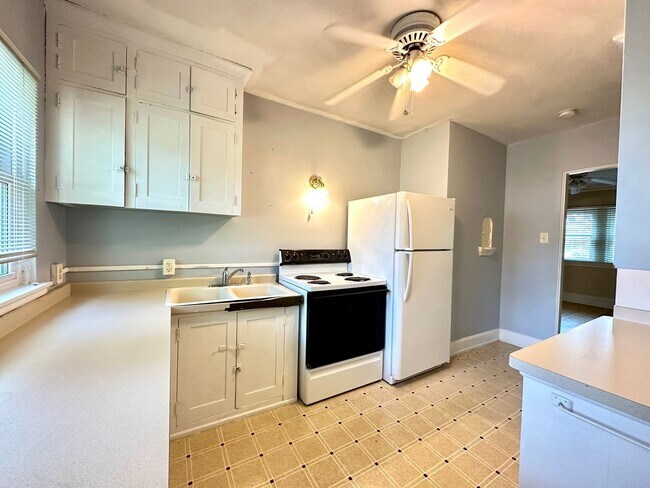 Foto del edificio - 2320 E 2nd St