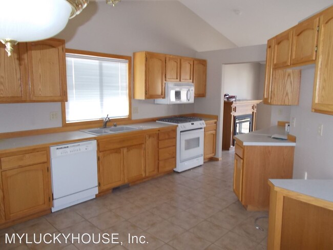 Foto del edificio - 3 br, 2 bath House - 3223 NE Eddie Ct