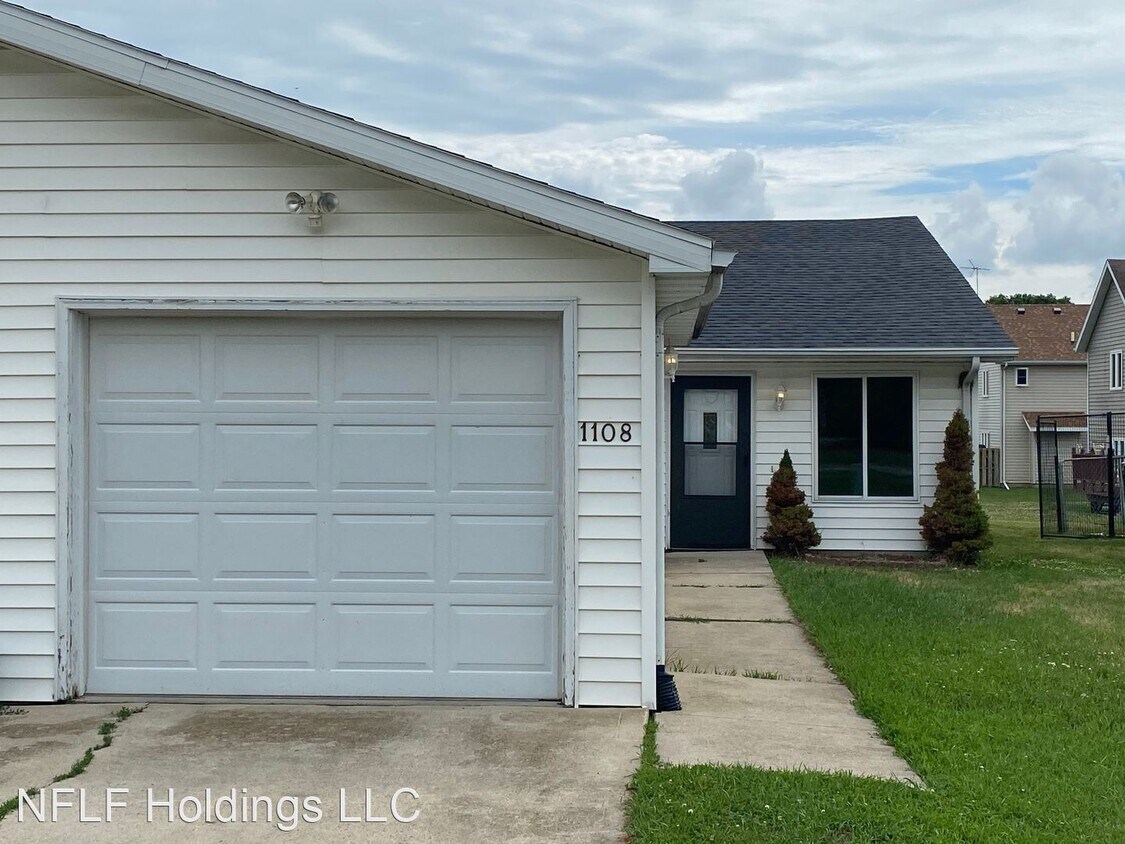 1108 E 10th St S, Newton, IA 50208 House Rental in Newton, IA