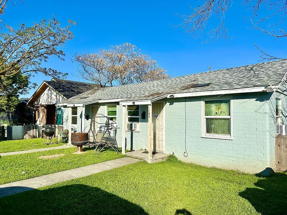 Foto principal - 1404 Trinity Ave