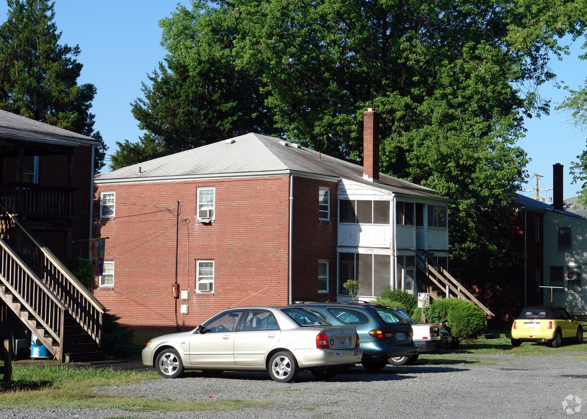 Building Photo - 304 S Maple Ave