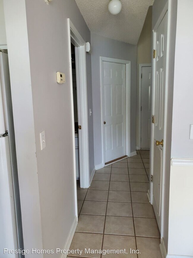 Building Photo - 2 br, 2.5 bath House - 169 N. Springview