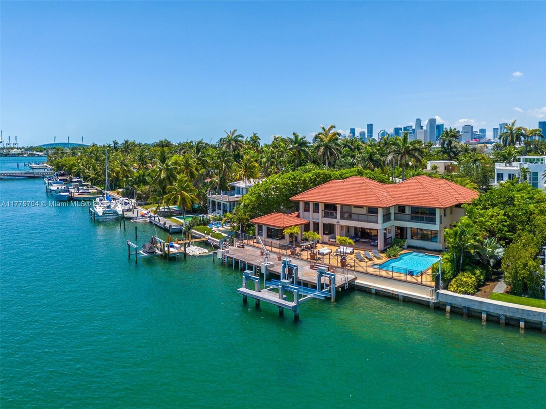 Foto principal - 409 E San Marino Dr