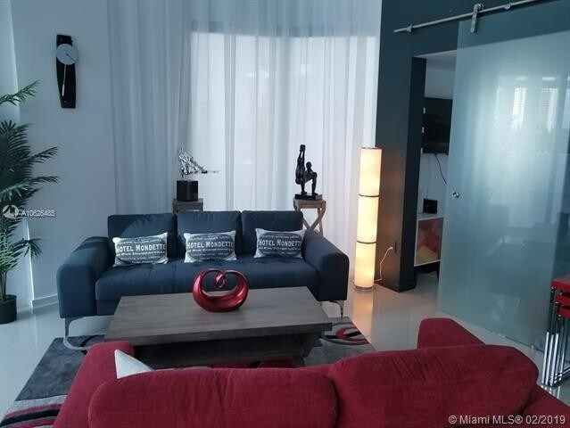 Foto del edificio - 3030 NE 188th St