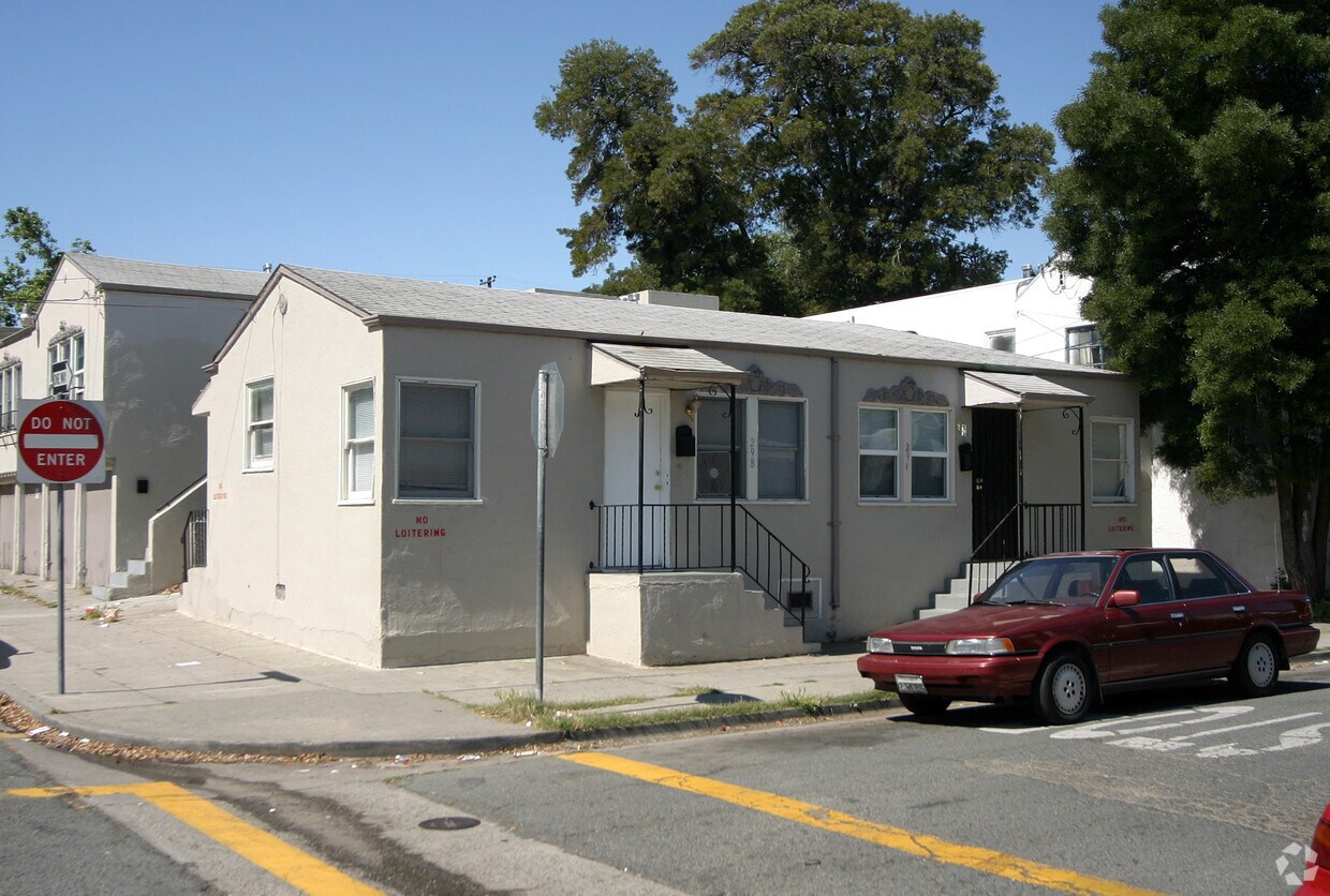 Foto del edificio - 294-298 E 17th St