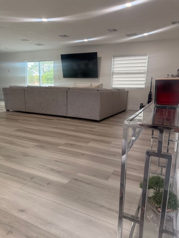 Foto del edificio - 820 N Trebol St