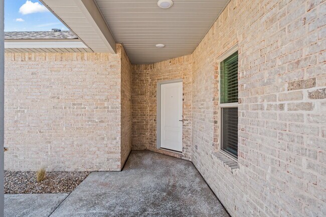 Building Photo - Brand New in Frenship East!