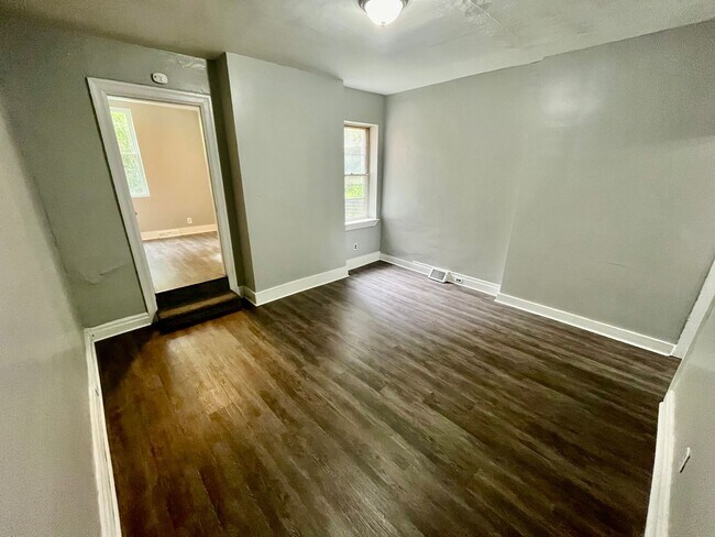 Foto del edificio - Newly Renovated - 3BR / 1BA Townhome on La...