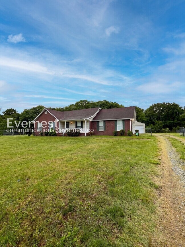 Foto del edificio - 2924 Bearwallow Rd