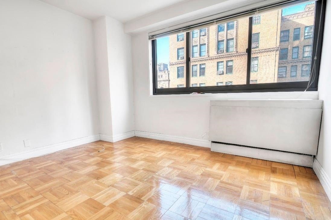 Primary Photo - 320 W 46th St