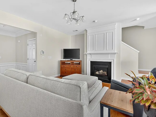 Building Photo - 7130 Racine Way