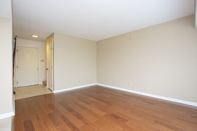 Foto del edificio - Two bedroom condo