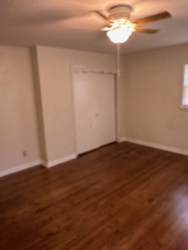 Foto del edificio - Charming 3 bed, 2 bath, 2 car garage in we...