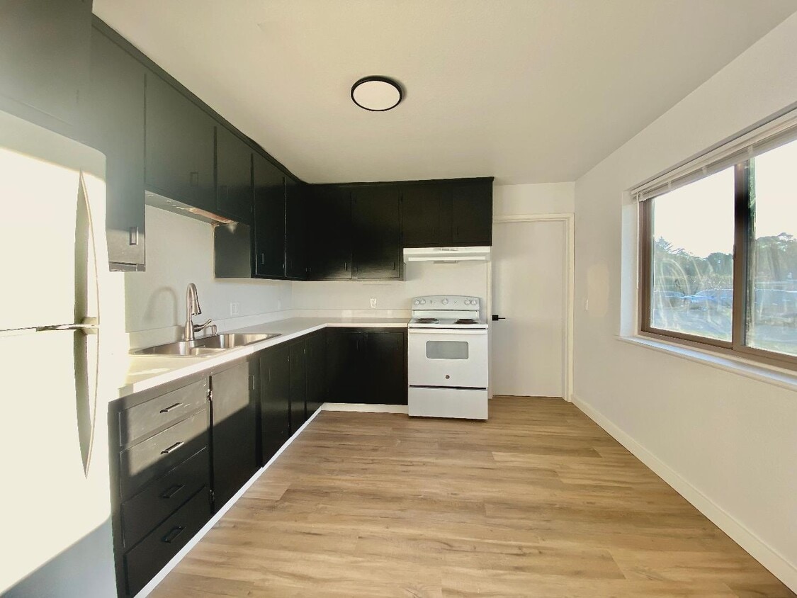 Foto principal - 3051 Hazel Ave