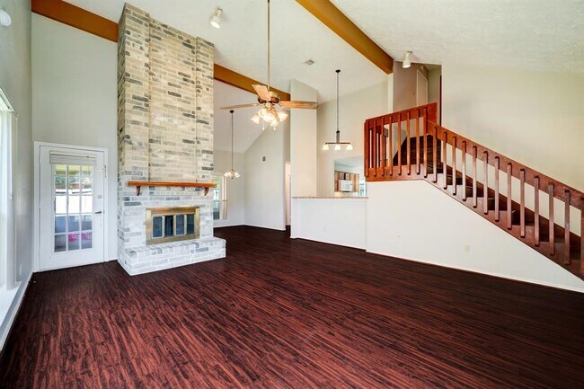 Building Photo - 12415 Meadow Ridge Dr