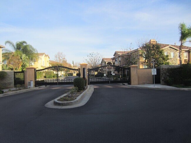 Building Photo - 4117 Orontes Way