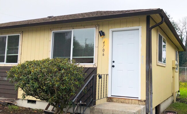 Foto del edificio - 4706 124th Street Ct SW