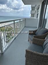 Foto del edificio - 5825 Collins Ave