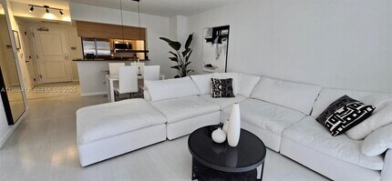 Building Photo - 347 N New River Dr E