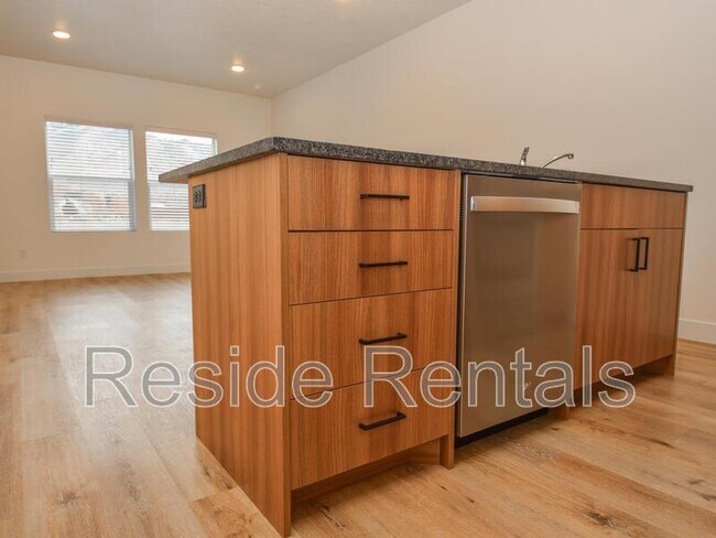 Foto del edificio - 220 Spring Creek Pkwy
