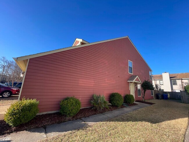 Building Photo - Kempsville Lake