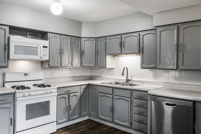 Foto del edificio - Gorgeous 4BR/2BA Home with Finished Lower Level!