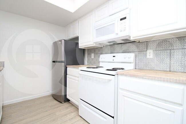 Foto del edificio - 10210 N 7th Ave