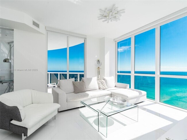 Foto del edificio - 18201 Collins Ave