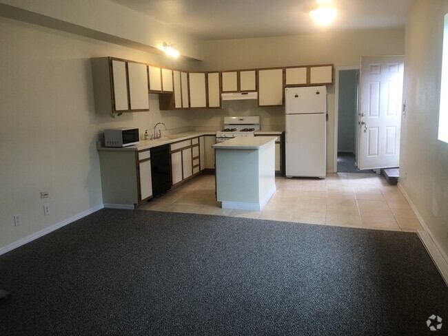 Shasta Lake Apartments