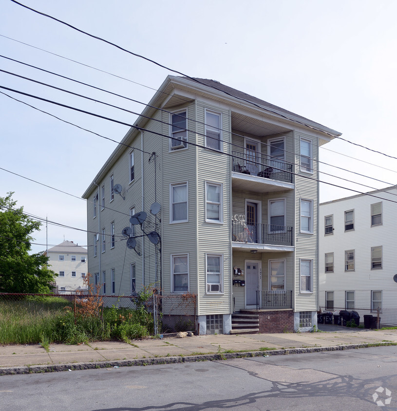 171 Coffin Ave, New Bedford, MA 02746 - Apartments in New Bedford, MA ...