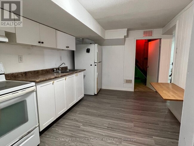 Building Photo - 534 Lana Terrace