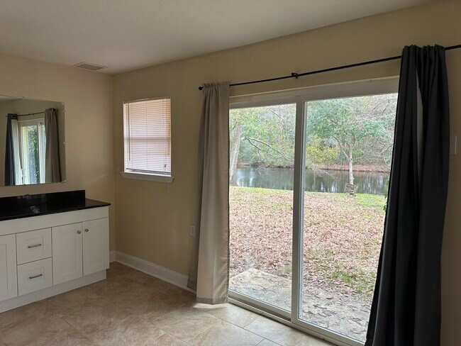 Building Photo - 617 Legendre Dr