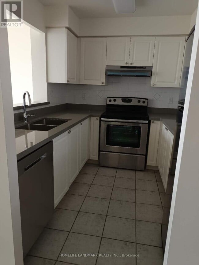 Photo du bâtiment - 29 Pemberton Ave