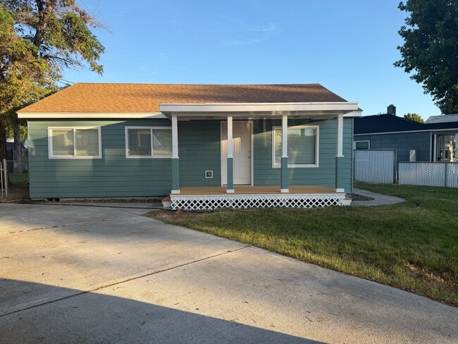 Building Photo - 809 Stanton Ave