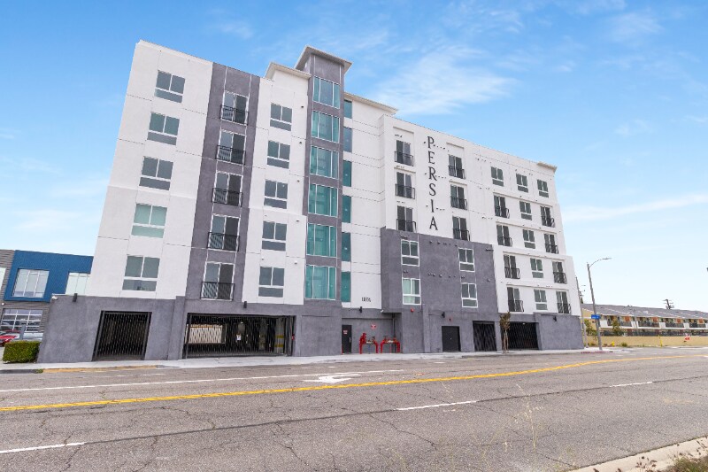 Foto principal - 11814 Aviation Blvd